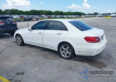 2015 Mercedes-Benz E 350 4Matic z USA, uszkodzony, nr VIN WDDHF8JB0FB090415